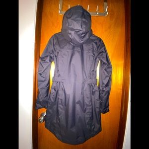 The North Face Tomales Bay Rain Parka with adjustable waist size XS. NWOT